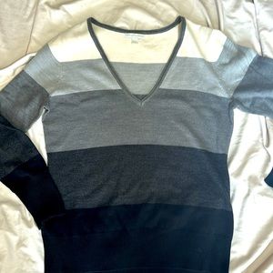 New York and Company top multi color Size Juniors Large